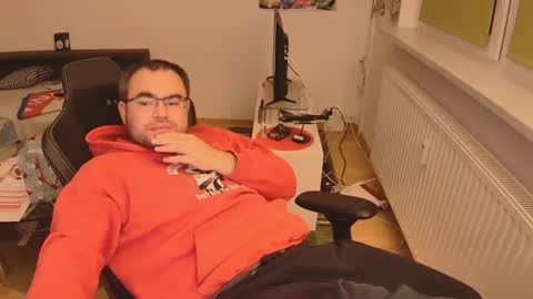 latexboy893 online show from 12-16-25, 12:15