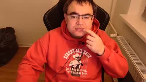 latexboy893 online show from 03-01-26, 09:50