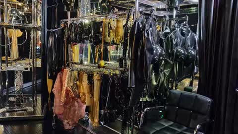 latexlover202 online show from 02-11-26, 09:42