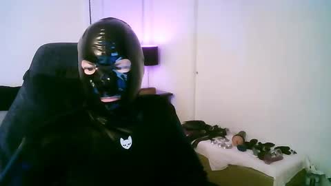 latexminheadroom online show from 10-26-25, 01:44
