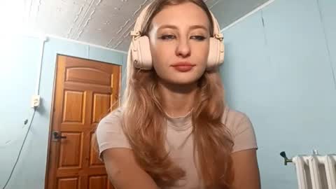 Amelia online show from 10-14-25, 03:02