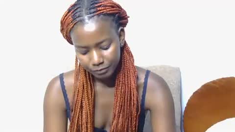 latiffaah_xx online show from 03-12-26, 11:16