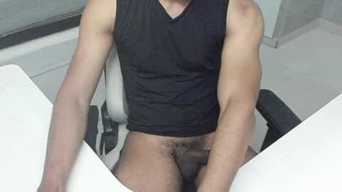 Latin boy online show from 04-19-26, 05:12