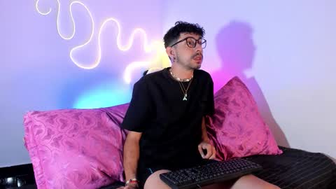 latin_bigcock21cm online show from 03-25-26, 03:12