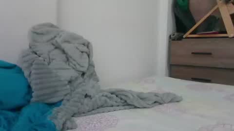 Snapshot of latin_boi6 chatting on 07-09-26, 01:48 Angel online show from 07-09-26, 01:48