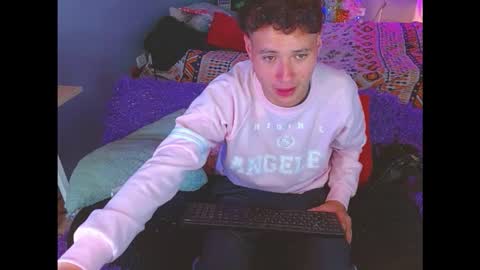 latin_boysxxx_ online show from 12-16-25, 06:57