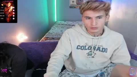 Snapshot of latin_boysxxx_ chatting on 04-19-26, 02:33 latin_boysxxx_ online show from 04-19-26, 02:33