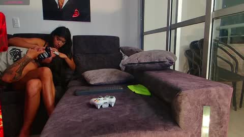 Snapshot of latin_couple77 chatting on 01-13-25, 04:28 Sara y Andy online show from 01-13-25, 04:28