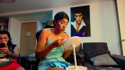 Snapshot of latin_couple77 chatting on 02-25-25, 02:47 Sara y Andy online show from 02-25-25, 02:47