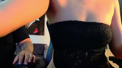 Snapshot of latin_couple77 chatting on 04-15-26, 04:41 Sara y Andy online show from 04-15-26, 04:41
