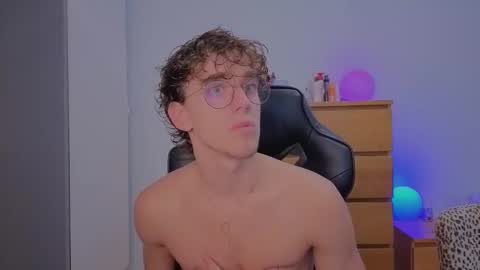  Free OF online show from 10-04-25, 04:21