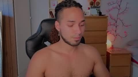 Snapshot of latin_luxury_i chatting on 06-25-26, 10:31 Free OF online show from 06-25-26, 10:31