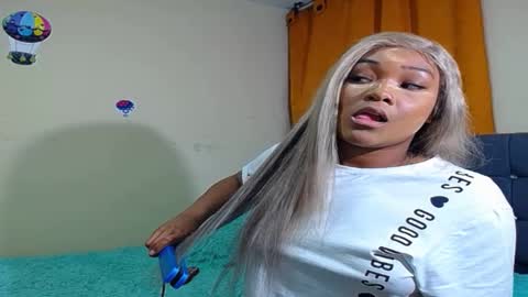 Snapshot of latin_rihanna_j chatting on 03-11-25, 04:32 karen online show from 03-11-25, 04:32