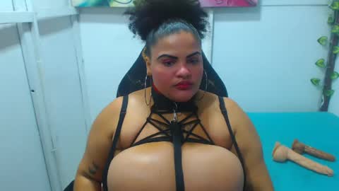 Snapshot of latina_bigboos12 chatting on 05-22-26, 04:30 latina_bigboos12 online show from 05-22-26, 04:30