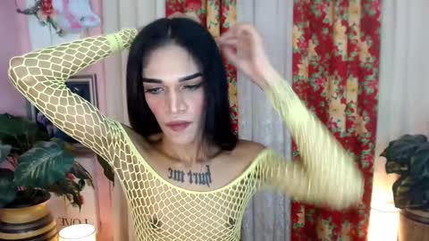 Snapshot of latina_goddes4uxxx chatting on 02-04-25, 01:13 ask me online show from 02-04-25, 01:13