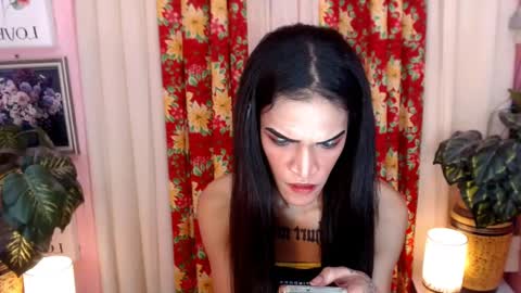 Snapshot of latina_goddes4uxxx chatting on 02-20-25, 01:40 ask me online show from 02-20-25, 01:40