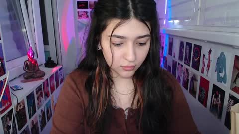 Snapshot of latina_mia chatting on 12-06-24, 08:37 miiiiiiaaaa online show from 12-06-24, 08:37