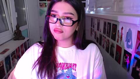 Snapshot of latina_mia chatting on 01-15-25, 07:37 miiiiiiaaaa online show from 01-15-25, 07:37