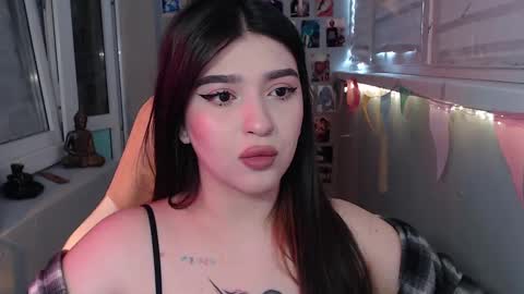 Snapshot of latina_mia chatting on 02-19-25, 11:38 miiiiiiaaaa online show from 02-19-25, 11:38