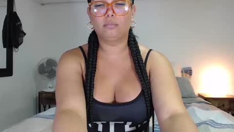 FLOR SALVAJE online show from 10-26-25, 03:23