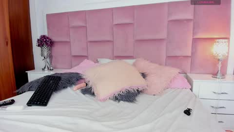 Snapshot of latinaslove_ chatting on 12-18-24, 02:28 B I A N C A - AND - N I K K I online show from 12-18-24, 02:28