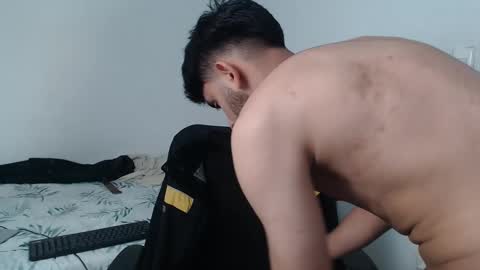 Snapshot of latinbunny7779 chatting on 12-27-24, 09:50 camilo online show from 12-27-24, 09:50