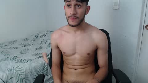 Snapshot of latinbunny7779 chatting on 01-08-25, 02:25 camilo online show from 01-08-25, 02:25