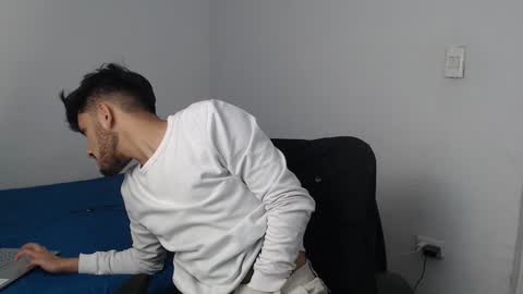 Snapshot of latinbunny7779 chatting on 02-04-25, 06:04 camilo online show from 02-04-25, 06:04