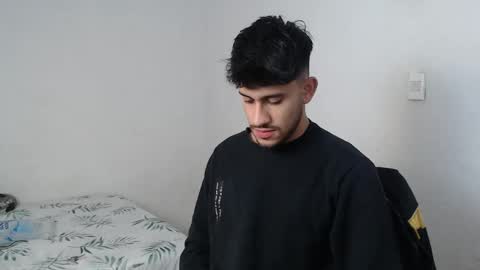 Snapshot of latinbunny7779 chatting on 03-06-25, 07:03 camilo online show from 03-06-25, 07:03