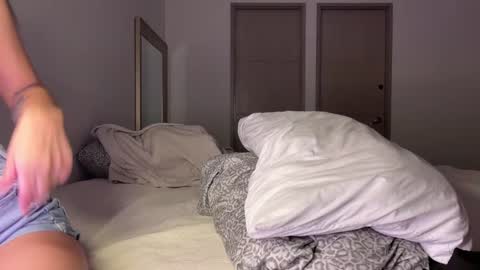 Hi -  online show from 02-14-25, 03:11