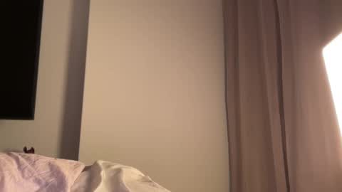 Hi -  online show from 03-23-26, 02:04