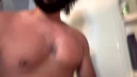 Snapshot of latinlover199518 chatting on 10-31-25, 10:22 latinlover199518 online show from 10-31-25, 10:22