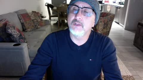 QS - INDEPENDENT MODEL online show from 12-04-24, 06:00