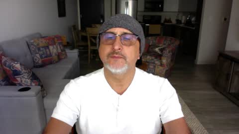 QS - INDEPENDENT MODEL online show from 01-19-25, 06:21