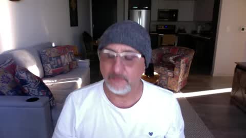 QS - INDEPENDENT MODEL online show from 02-09-25, 10:21