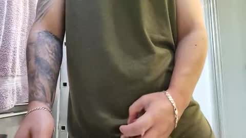 Snapshot of latino8484 chatting on 10-01-25, 06:19 latino8484 online show from 10-01-25, 06:19