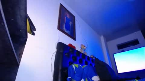 Snapshot of latino_hot_sexy_ chatting on 02-13-25, 05:26 valentina online show from 02-13-25, 05:26