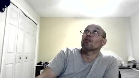 Snapshot of latinoinfla chatting on 05-31-26, 05:53 latinoinfla online show from 05-31-26, 05:53