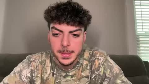 Snapshot of latinotwunk21 chatting on 02-20-26, 06:52 Rylie Beck online show from 02-20-26, 06:52