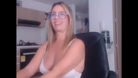 latinpaprika online show from 02-09-25, 01:33