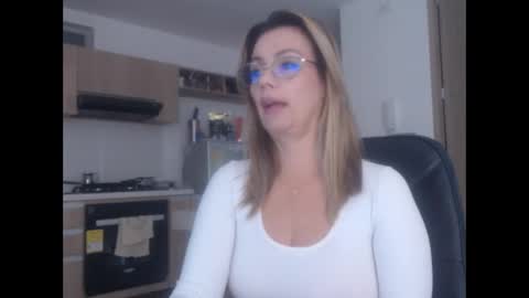 latinpaprika online show from 03-10-25, 11:42