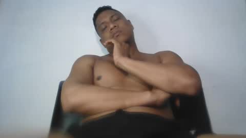 Snapshot of latinrayf chatting on 10-23-25, 02:38 latinrayf online show from 10-23-25, 02:38