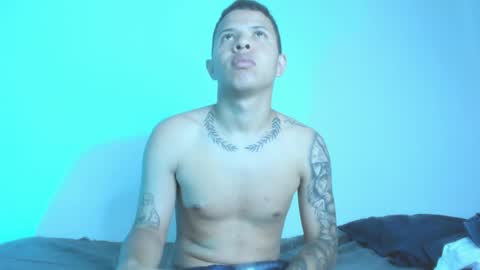 Snapshot of latinsguys2026 chatting on 04-17-26, 11:13 Steven online show from 04-17-26, 11:13