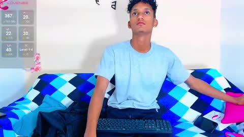 Snapshot of latinvenz chatting on 12-16-25, 11:15 yorkier and derrek online show from 12-16-25, 11:15