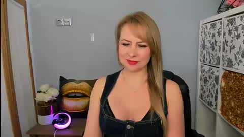 Snapshot of latoyasensual chatting on 02-20-25, 09:20 Latoya online show from 02-20-25, 09:20