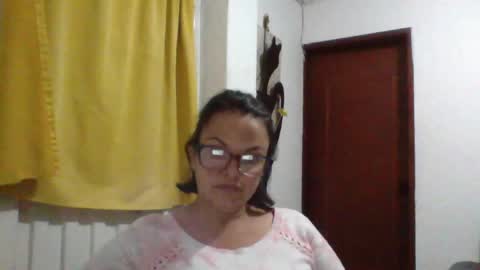 Snapshot of lau16310 chatting on 06-10-26, 01:50 Laura online show from 06-10-26, 01:50
