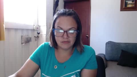 Snapshot of lau16310 chatting on 06-19-26, 06:23 Laura online show from 06-19-26, 06:23