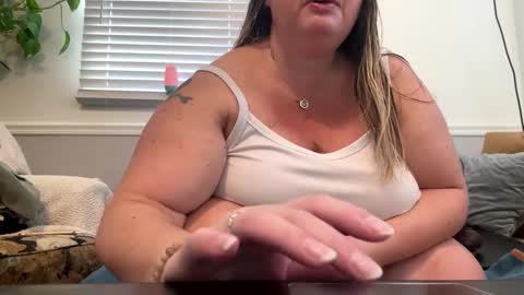 LauLauMa online show from 01-22-25, 02:35