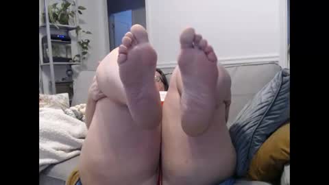 Snapshot of laulauma chatting on 02-16-25, 02:43 LauLauMa online show from 02-16-25, 02:43