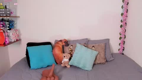 laura1__ online show from 09-25-25, 11:19